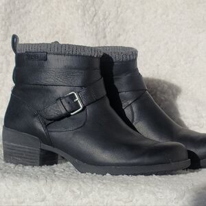 MERRELL Women's Black Ankle Boots with Knit Gray Cuff Size 8.5